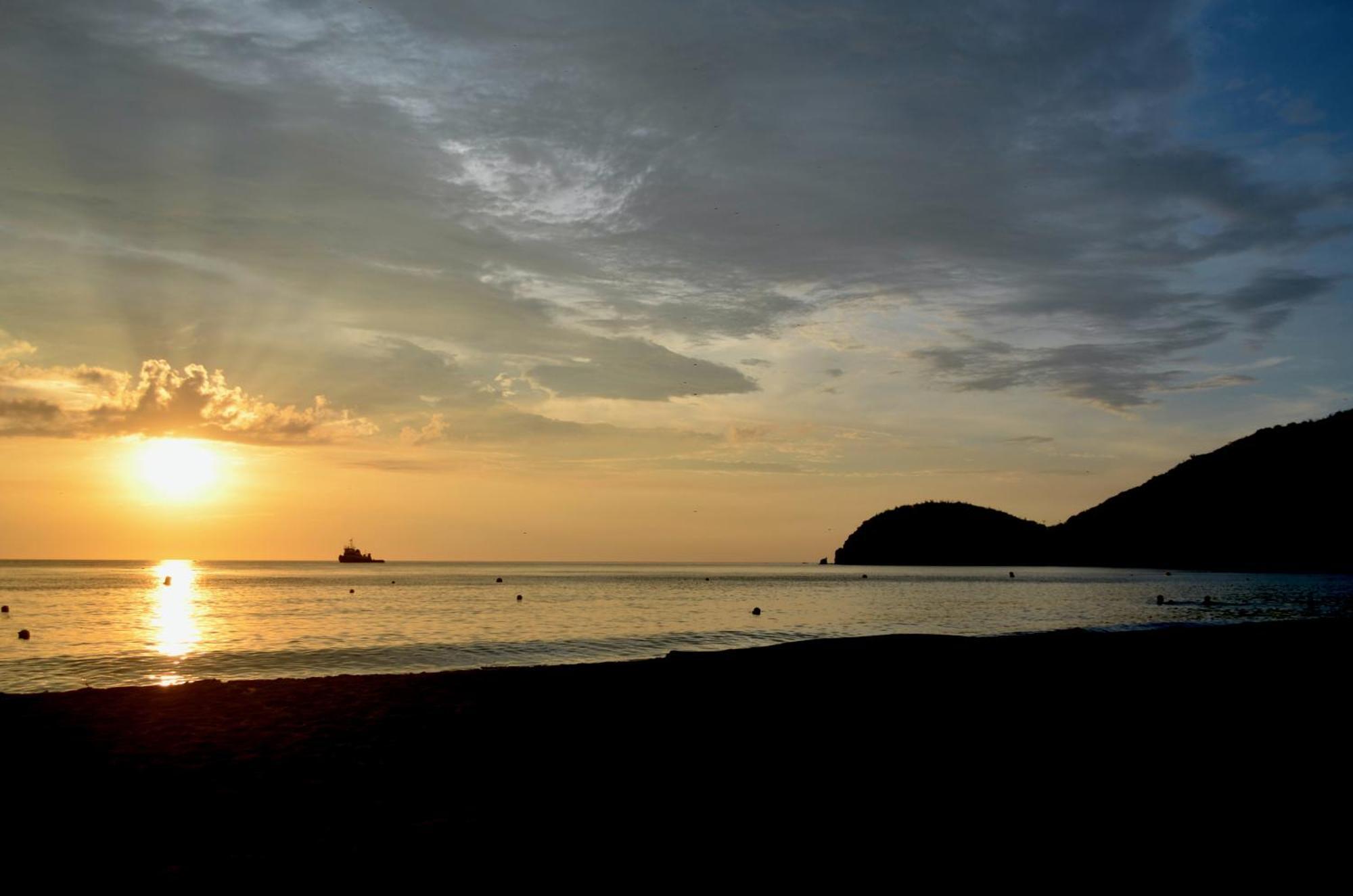 Playa Del Ritmo Beach Hostel & Bar - Adults Only 圣玛尔塔 外观 照片
